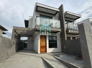 Casa · 125m² · 3 Quartos · Sobrado em Forquilhas, São José: 3 Dorms, 1 Suíte