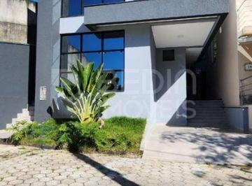Casa · 238m² · 3 Quartos · 1 Vaga · Casa à Venda Camboriú Condomínio Fechado Recanto dos Pássaros