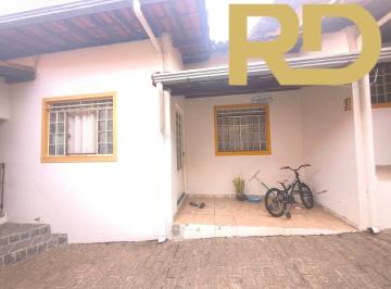 Casa · 52m² · 2 Quartos · Casa geminada 2 quartos e área de serviços separada.