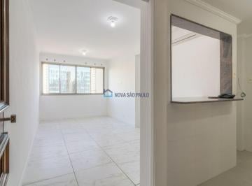 Apartamento · 86m² · 3 Quartos · 2 Vagas · Apartamento reformado pronto para morar no Campo Belo com suíte e 2 vagas