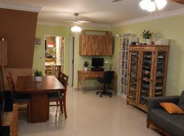 Casa de 3 quartos, São Paulo · Casa no Butantã próximo a Av. do Rio Pequeno c/ 3 dorms; 1 suíte, 2 vagas