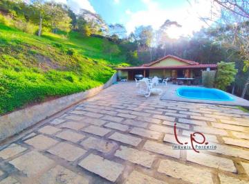 Casa de 3 quartos, Petrópolis · Casa Linear, 3 Qts (1 Suíte), Terreno 3.400m², Linda Vista, Fácil Acesso, Área Nobre de Itaipava