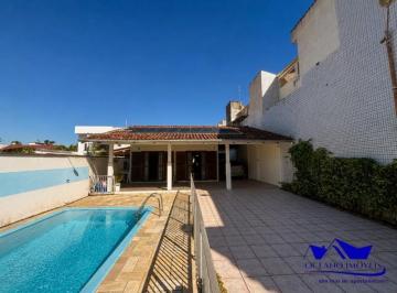 Casa · 253m² · 5 Quartos · 2 Vagas · Casa à venda - no Centro