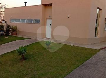Imagem Principal · Casa térrea, de esquina, com 3 suítes, amplo jardim com árvores frutíferas, piscina, e lindo condomí