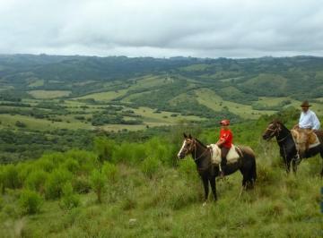 Foto 01 · Área de 290 hectares, diversas vertentes perenes e açudes, Santana da Boa Vista RS