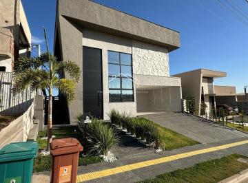 Casa · 210m² · 4 Quartos · 1 Vaga · Casa Térrea á venda no Condomínio Jardins Nápoles!!