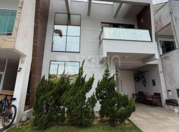 Casa · 220m² · 2 Quartos · 1 Vaga · Casa Recanto dos Pássaros à Venda Camboriú Condomínio Fechado