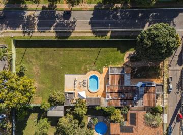 Casa · 800m² · 1 Quarto · Brasília quase não produz mais terrenos assim. Eu disse: quase.