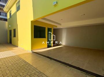 Casa · 130m² · 3 Quartos · 2 Vagas · Casa no Santa Rosa com 3 Qts (suíte com sacada) e 2 vagas