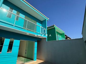 Casa · 130m² · 3 Quartos · 2 Vagas · Casa no Santa Rosa com 3 Qts (suíte com sacada) e 2 vagas