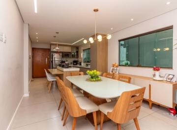 ae23a581-ef95-4500-b6c6-bb5b4202a595 · Versátil sobrado para venda em City Pinheirinho com 3 quartos, sendo 1 suíte, 153m²