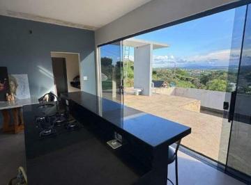 Casa · 240m² · 3 Quartos · 8 Vagas · Casa de Campo com Vista Definitiva | 3 Quartos | 2 Suítes | Piscina | Condomínio Serra Morena