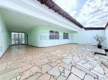 Casa · 195m² · 3 Quartos · 4 Vagas · Casa de 3 quartos, sendo 1 suíte, sozinha no lote para alugar na QNJ 5 - Taguatinga Norte