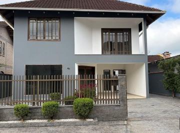 Casa · 340m² · 5 Quartos · 1 Vaga · Sobrado no centro de Pirabeiraba