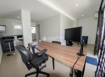 Comercial · 50m² · 1 Quarto · 2 Vagas · LOJA EM RUA PRÓXIMA A AVENIDA PRINCIPAL DO BAIRRO INGLESES