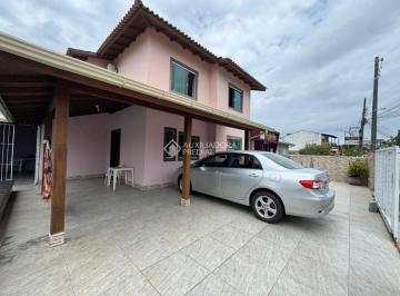 Casa · 180m² · 3 Quartos · 5 Vagas · Auxiliadora Predial aluga, casa de 3 dormitórios, sendo uma suíte, semi mobiliada, no bairro Ingles