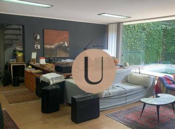 632f4666a5bf01e668a7522b8cee974abda1c48c · Oportunidade Única: Arquitetura Sólida com Potencial Ilimitado em Rua Fechada
