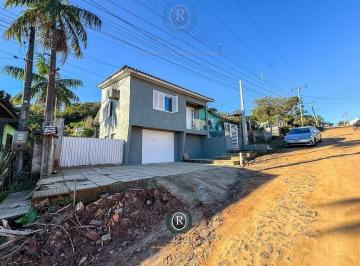 Casa · 390m² · 2 Quartos · 2 Vagas · Casa Reformada na Vila São João em Torres RS