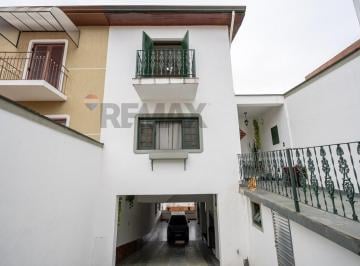Casa · 214m² · 3 Quartos · 5 Vagas · Casa á venda na Vila Constança, 214 metros, 3 quartos, sendo 1 suíte, 5 banheiros, churrasqueira e 5