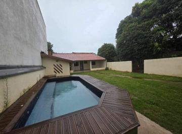 Casa · 90m² · 2 Quartos · 4 Vagas · Casa com 2 dormitórios para alugar, 89 m² por R$ 2.455,00/mês - Perdizes - Piracicaba/SP