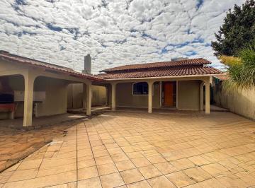 Imagem 1 · Casa no Jardim América — 4 Suítes, Piscina | 230m²