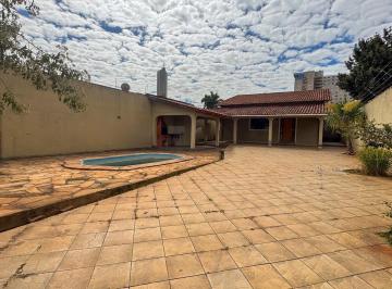 Imagem 1 · Casa no Jardim América — 4 Suítes, Piscina | 230m²