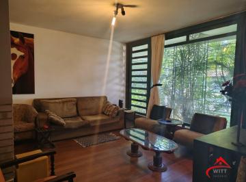 Casa · 253m² · 3 Quartos · 2 Vagas · Casa de alvenaria, com 3 dormitórios, 1 suíte e 2 vagas de garagem coberta.