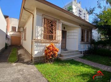 Casa · 137m² · 3 Quartos · 2 Vagas · Terreno com casa no bairro Azenha- Porto Alegre/RS.