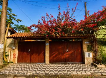Casa de 5 quartos, São Sebastião · Vendo duas casas no mesmo terreno
