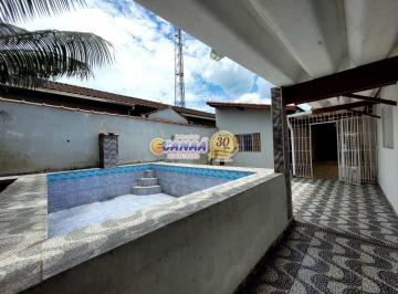 Casa de 3 quartos, Mongaguá · Casa lote inteiro na Praia de Mongaguá. 3 dormitórios Piscina e Churrasqueira