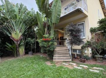 Foto 01 · Casa de Luxo no Recreio dos Bandeirantes: 3 Quartos, 3 Suítes, 6 Banheiros - Venda no RJ - 240m² de