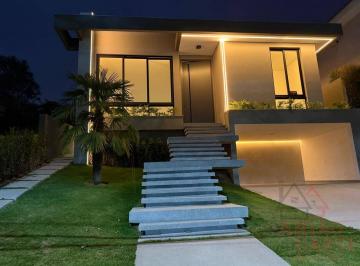 Casa · 350m² · 4 Quartos · 7 Vagas · Vende-se Imóvel LINDO, MODERNO, 4 suítes, Área Gourmet, e piscina. Cond. Re