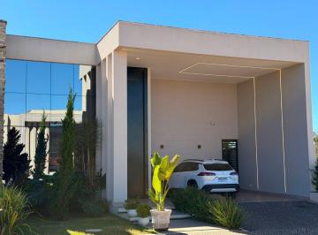 Casa de 3 quartos, Gama · Casa ponte alta norte, 3 suítes, fino acabamento, piscina, churrasqueira, rica em armários planejad