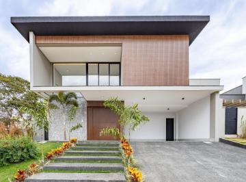 Casa · 306m² · 4 Quartos · 4 Vagas · Sobrado à venda no Goiânia Golf Clube Garden, com 4 suítes