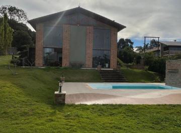 Casa de 3 quartos, Poços de Caldas · Locação Chácara em Condomínio - Casa alto Padrão 3 quartos suítes