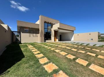 Casa · 250m² · 3 Quartos · 2 Vagas · Casa térrea nova na Mini Chácara do Lago Sul – Sofisticação, conforto e localização privilegiada.