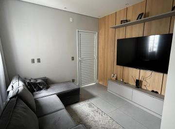 Casa com 2 quartos, sendo 1 suíte, 2 banheiros, sala com cozinha americana, lava · Casa 105m² condomínio fechado, 2 dormitórios (1 suíte), 2 vagas de garagem