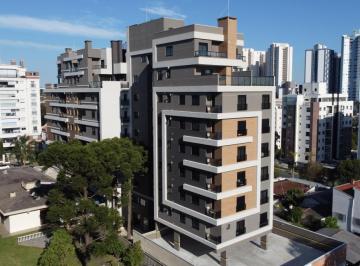 Fachada Moderna · Cobertura nova, ótima vista e localização privilegiada