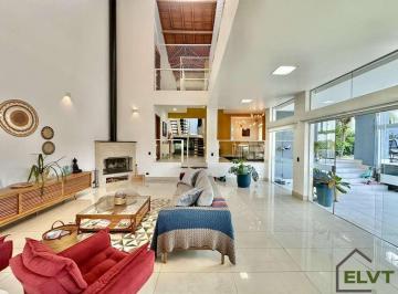 img333230857 · Casa de Condomínio com 4 Quartos, Piscina com Borda Infinita e Energia Solar