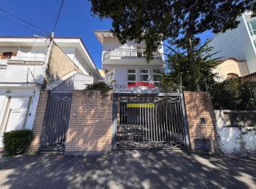 Casa · 325m² · 3 Quartos · 4 Vagas · Sobrado para locação no Jardim França com 3 suítes, varandas e 4 vagas