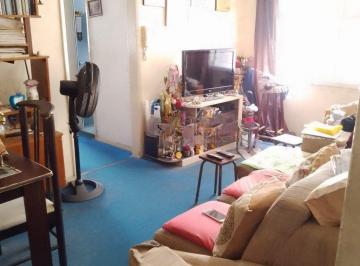 Apartamento · 60m² · 2 Quartos · Apartamento de 2 quartos, 2 banheiros no bairro Farroupilha