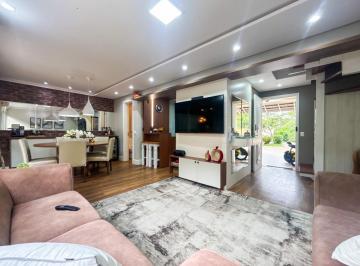 Casa · 219m² · 3 Quartos · 2 Vagas · Casa em Condomínio com 03 quartos, 01 suíte e 02 vagas cobertas - Teresópolis