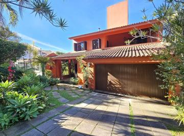 Casa · 245m² · 4 Quartos · 2 Vagas · LINDO SOBRADO DE ESQUINA COM PISCINA NO JARDIM ISABEL