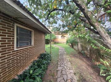 Casa · 213m² · 1 Quarto · 3 Vagas · Casa com Terreno de 213m² na Azenha em Porto Alegre