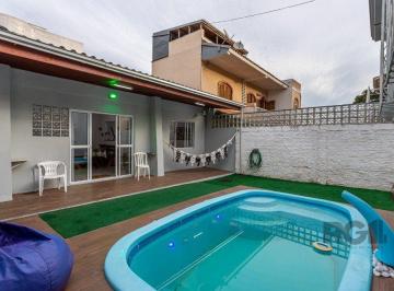 Casa · 157m² · 3 Quartos · 4 Vagas · Casa no Jardim do Salso de 3 dormitórios pátio e piscina
