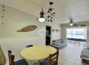 Apartamento · 62m² · 2 Quartos · 2 Vagas · Apartamento 2 dormitórios, banho social, sacada de frente, próximo ao mar, com b