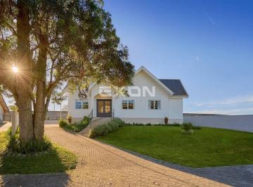 Casa · 218m² · 4 Quartos · 8 Vagas · Casa em condomínio com 4 Quartos sendo 1 suíte, e 8 vagas de garagem em Vila Fuck - Piraquara | Vend