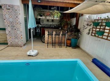 Casa de 3 quartos, Santana de Parnaíba · OPORTUNIDADE, linda casa, no condomínio Tamboré quatro

3 dormitórios , sendo 1 suite