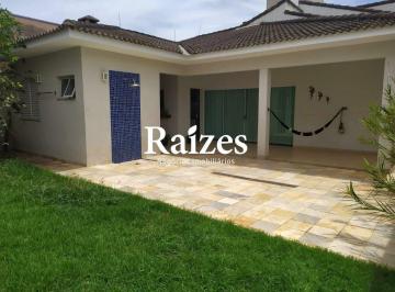 Casa · 297m² · 5 Quartos · 2 Vagas · Casa Residencial em Uberlândia no bairro Tibery com 5 quartos, 3 suítes e varanda gourmet