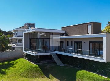 Casa · 238m² · 3 Quartos · 2 Vagas · Casa Térrea com 3 suítes semi mobiliada a venda na Itoupava Norte .